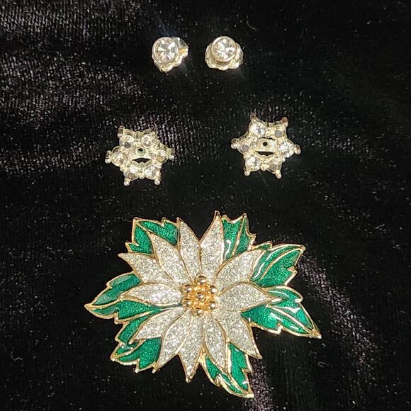 Convertible Avon Rhinestone Snowflake Stud Earrings  Poinsettia Brooch Christmas - Picture 3 of 7